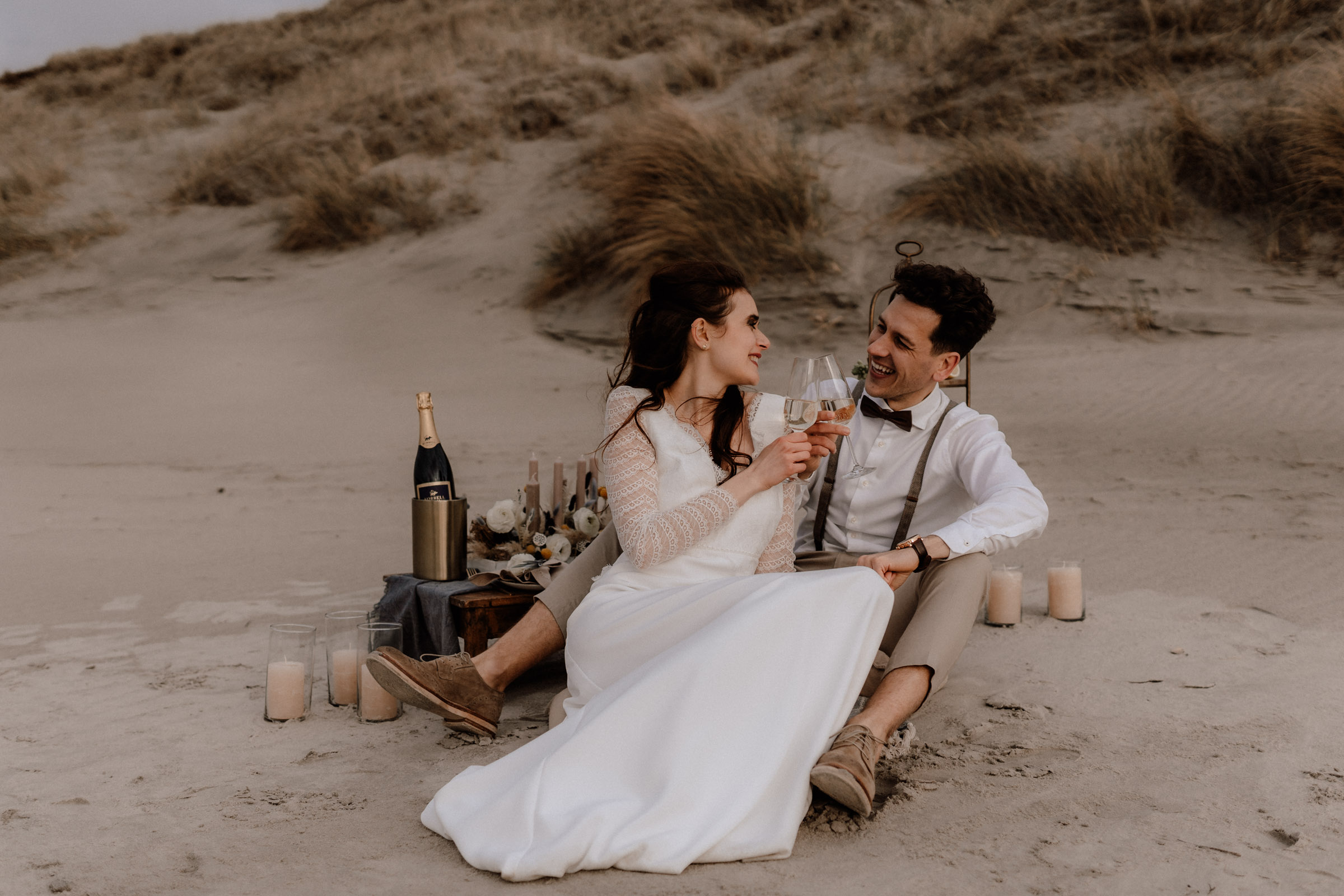 Brautpaarshooting-shooting-norderney-norderneymeineinsel-heiratenamstrand-insel-heiratenammeer-meerverliebt-boho-bohohochzeit.4.